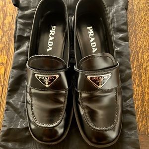 BRAND NEW PRADA LOAFERS SIZE 38/8